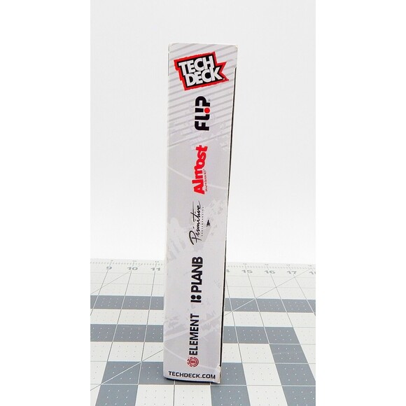 Tech Deck DLX Pro Pack of 10 Different Fingerboards 2022 Regular Size NIB - Picture 2 of 11